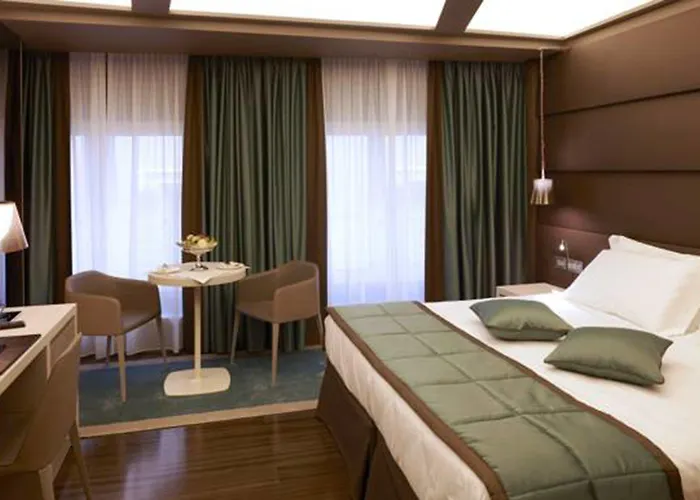Отель Harry's Bar Trevi & Restaurant 5*