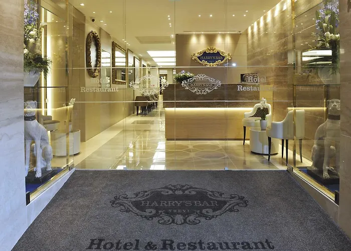 Отель Harry's Bar Trevi & Restaurant Рим